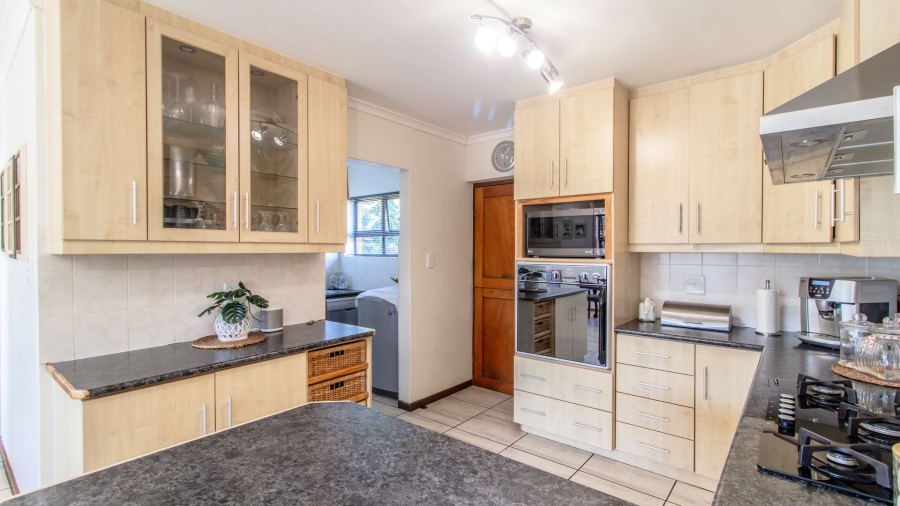 4 Bedroom Property for Sale in Middedorp Western Cape